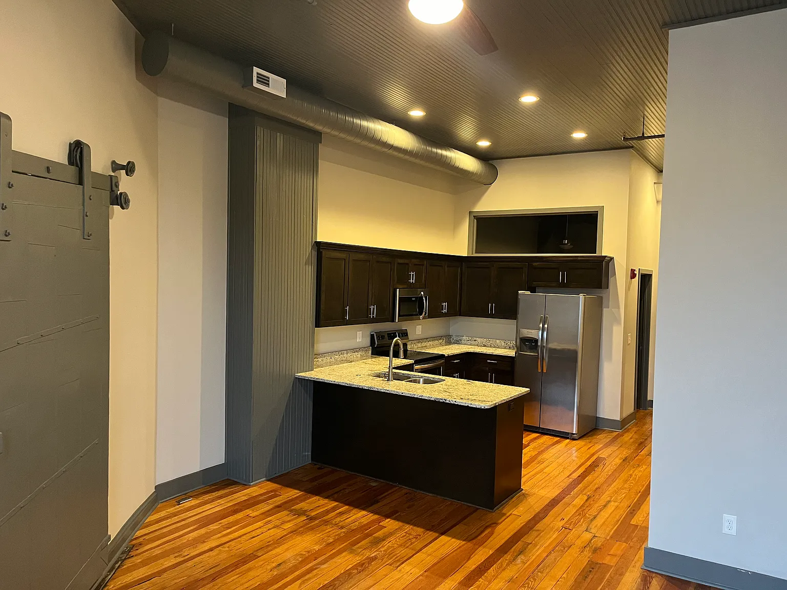 105 Campbell Ave SW — Photo 1