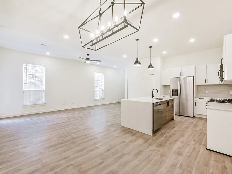 1868 Dry Cherry Ln — Photo 47