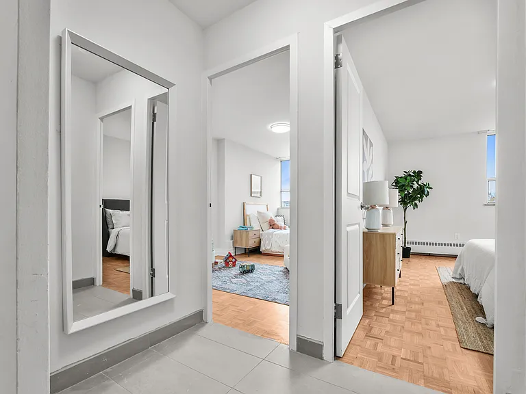 41 Warrender Ave #2 BD — Photo 11