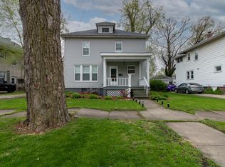 605 E Taylor St, Bloomington, IL
