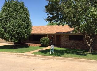 714 11th St, Alva, OK 73717