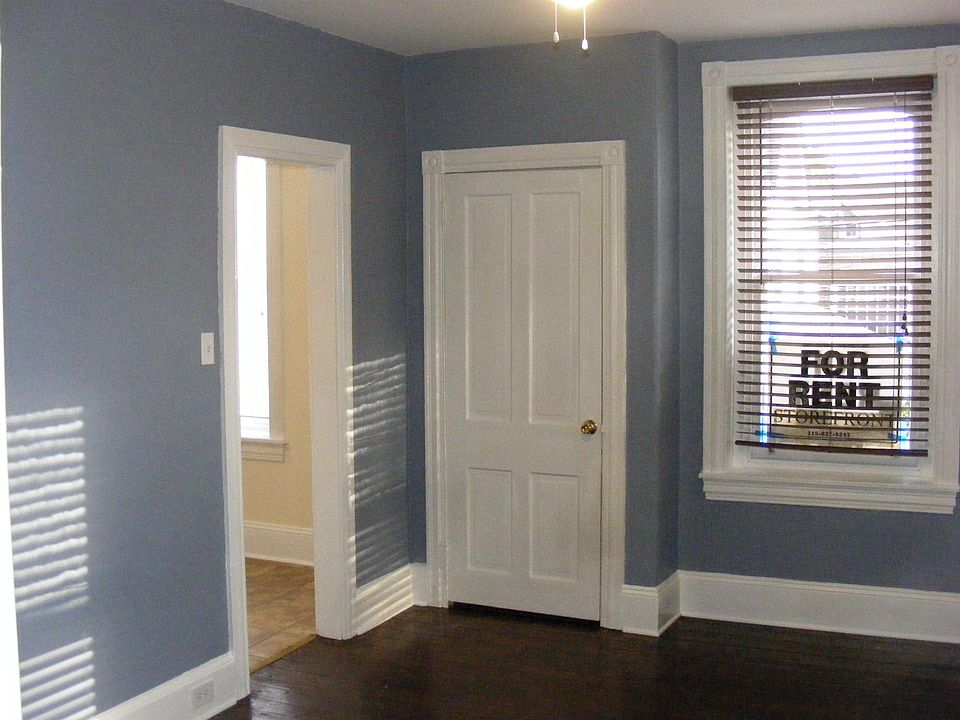 2nd image of 103 N Main St #A