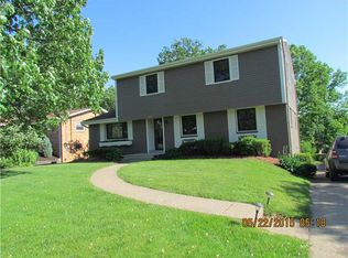 208 Lytton Rd, Coraopolis, PA 15108