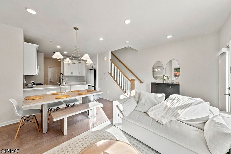 1st image of 7 Jessica Ln #1104