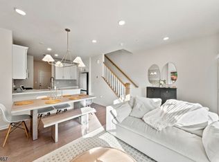 7 Jessica Ln #1104, Union, NJ 07083