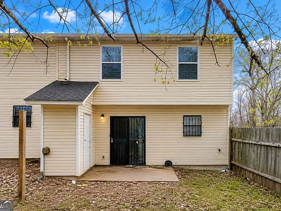 3rd image of 939 Silverwood Dr