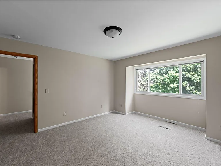 304 Pondridge Cir — Photo 16