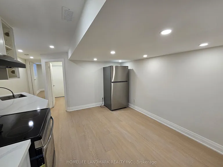 9 Alton Ave — Photo 2