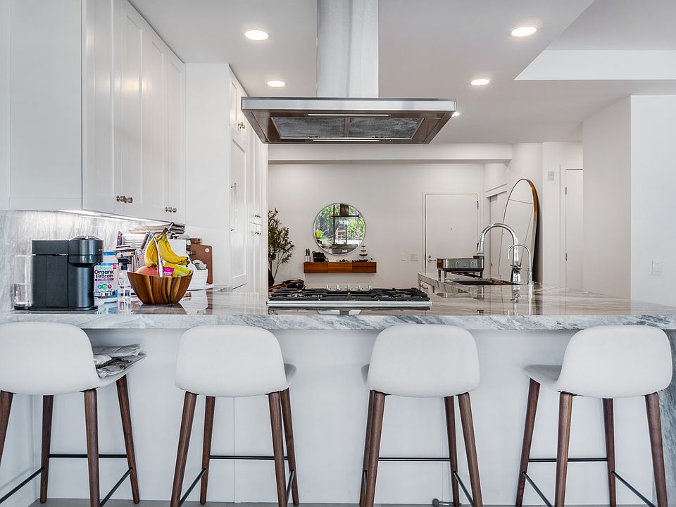 Kitchen reverse view