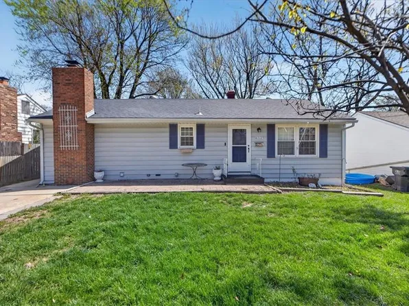 1715 N Dodgion Ave, Independence, MO 64050