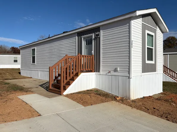 305 Chestnut Ln, Greensboro, NC 27405