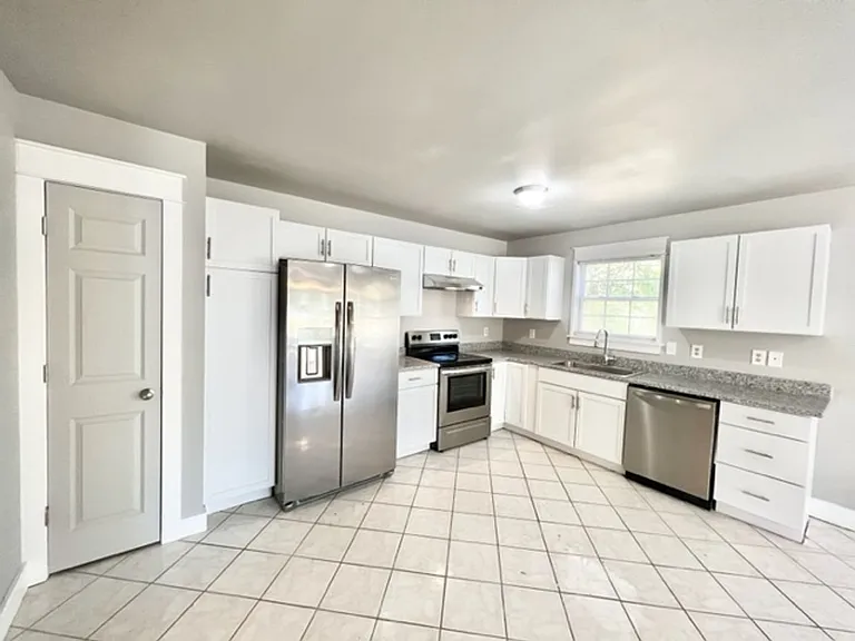 140 Hickory Loop Dr — Photo 6
