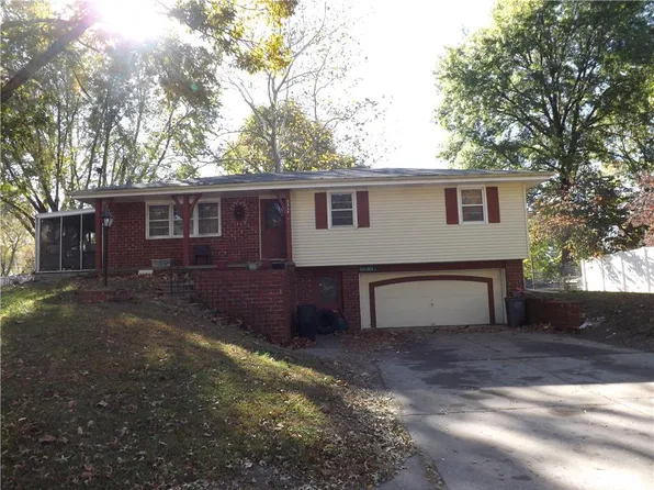 5314 Basil Dr, Saint Joseph, MO 64506