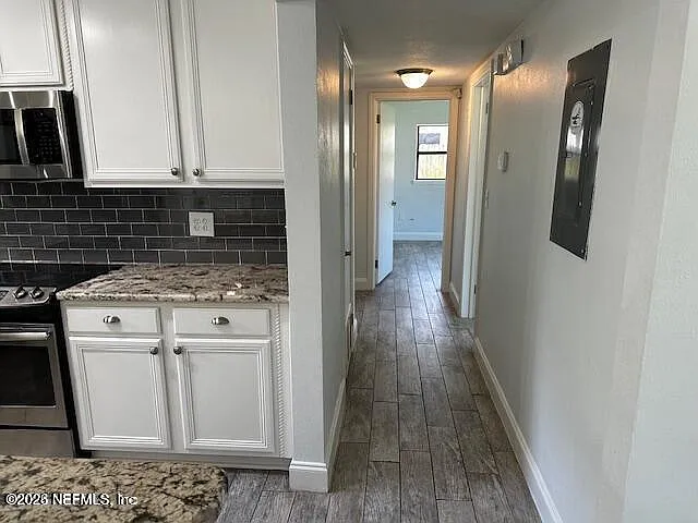 1012 N 6th Ave — Photo 8