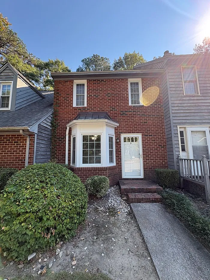 2 bed, 2.5 bath, 1449 sqft, $1,200 — Photo 1