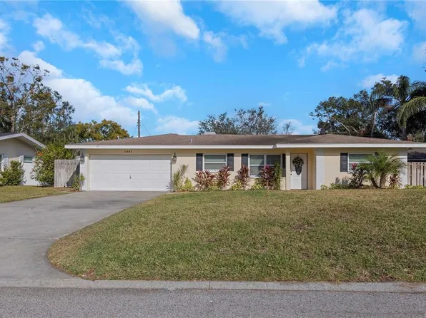1351 Fairfield Dr, Clearwater, FL 33764