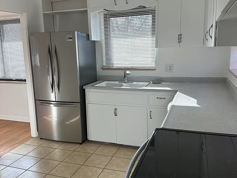 3502 Hudson St — Photo 6