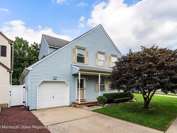 16 Oak Knoll Drive, Matawan, NJ 07747
