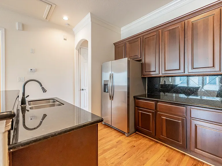 308 Grove St — Photo 15