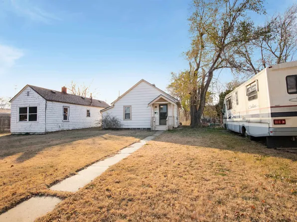 321 W Avenue B, Hutchinson, KS 67501