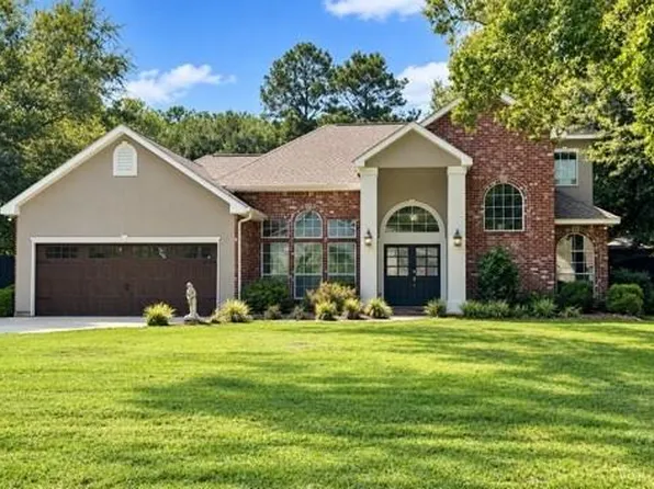337 Winchester Cir, Mandeville, LA 70448