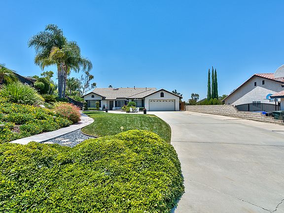 2nd image of 33243 Lotus Ave