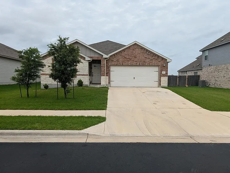 1015 Bluejack Way — Photo 1