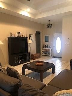 4th image of 1359 S La Ciniega Dr