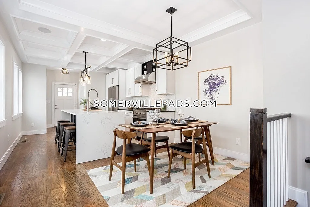 3 bed, 3.5 bath, 2304 sqft, $5,950 — Photo 2