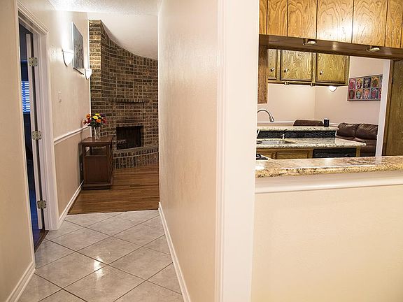 3rd image of 1110 Brookhollow Dr