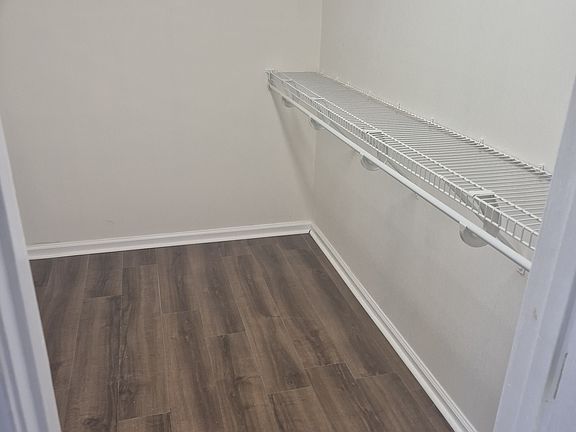 5th image of 4760 Cambridge Dr