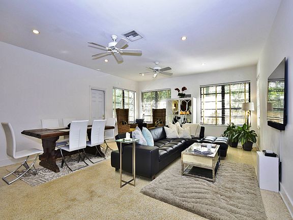 3rd image of 2240 Lincoln Ave