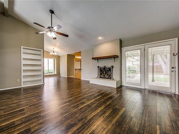 3rd image of 2018 Glencrest Ln
