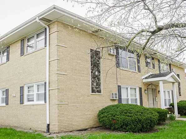 18510 Wildwood Ave APT 1E, Lansing, IL 60438