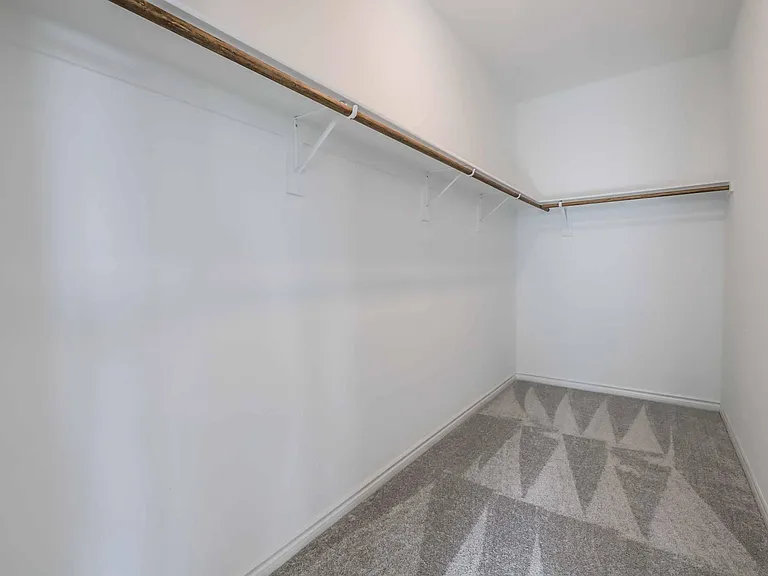 906 Sycamore Falls St — Photo 44