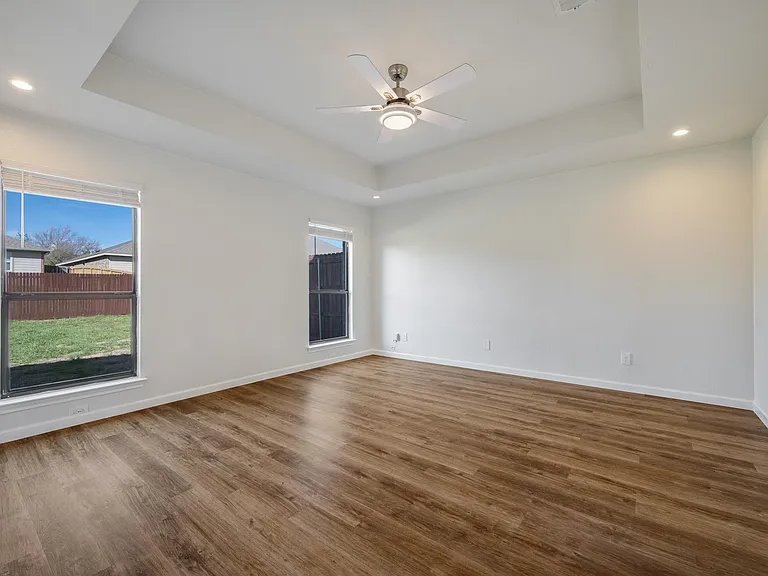 826 Hazels Way — Photo 13