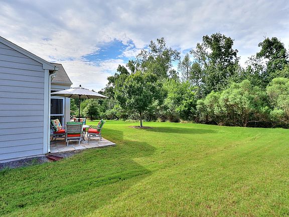 4th image of 1100 Delcove Way