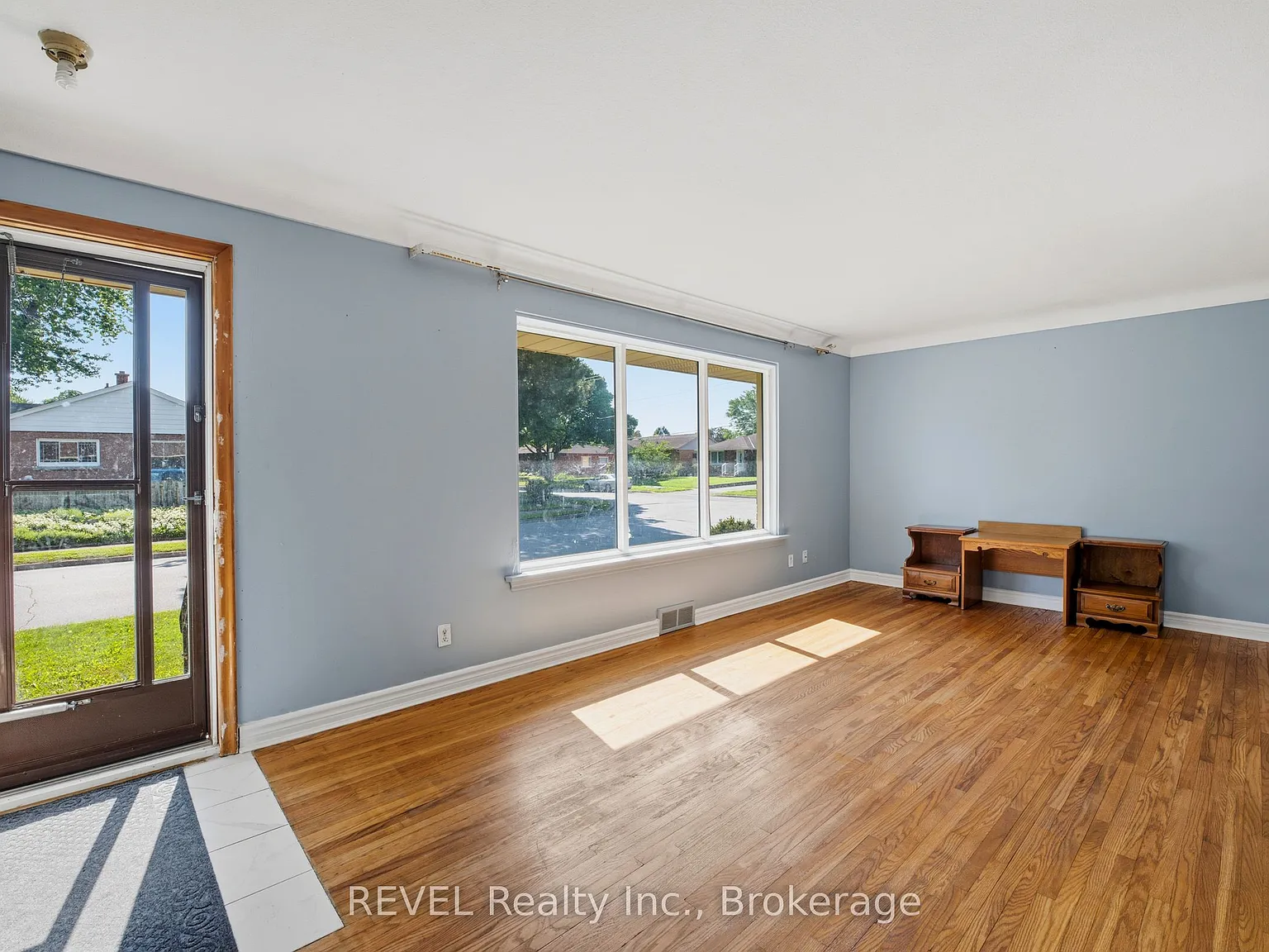 3 bed, $2,100 — Photo 4