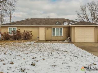 319 Palomino Ln, Ogden, KS 66517
