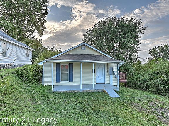 2nd image of 2019 Lowell Dr