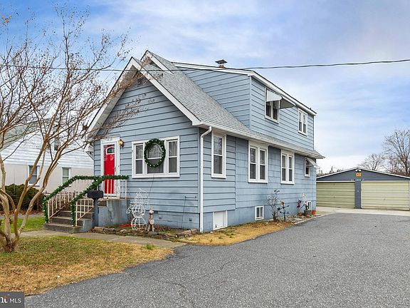 2nd image of 413 Ives Ave