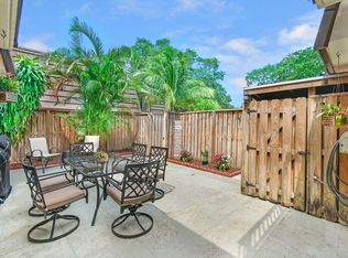 517 5th Ct, Palm Beach Gardens, FL 33410