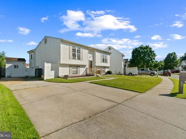 7113 Olivia Rd, Middle River, MD 21220