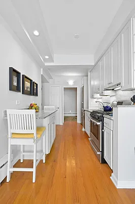 Sold by Poljan Properties Inc. | media 24