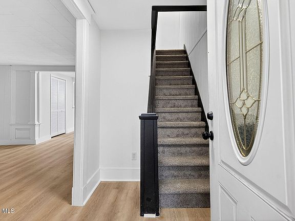 2nd image of 1512 Broadway