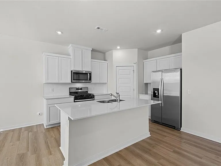 4790 Planetree St — Photo 10