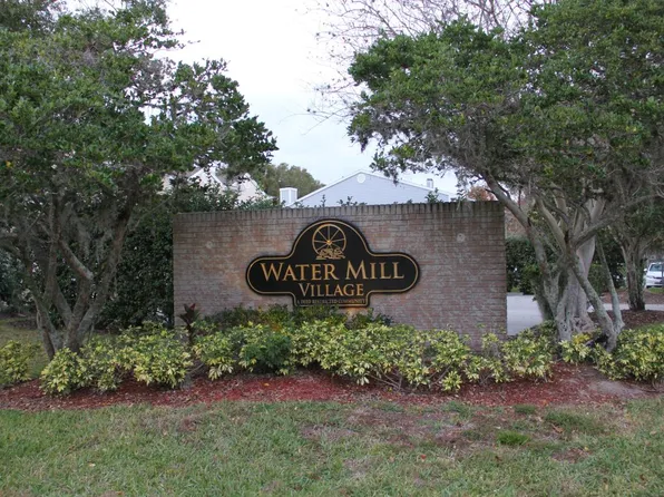 8548 J R Manor Dr, Tampa, FL 33634