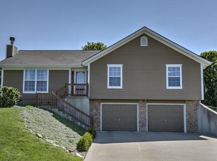 2617 N 158th St, Basehor, KS 66007