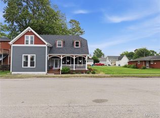 310 S Main St, Trenton, IL 62293