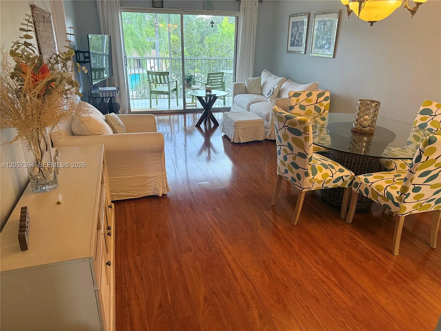 Cambridge At Century Vill — Photo 3